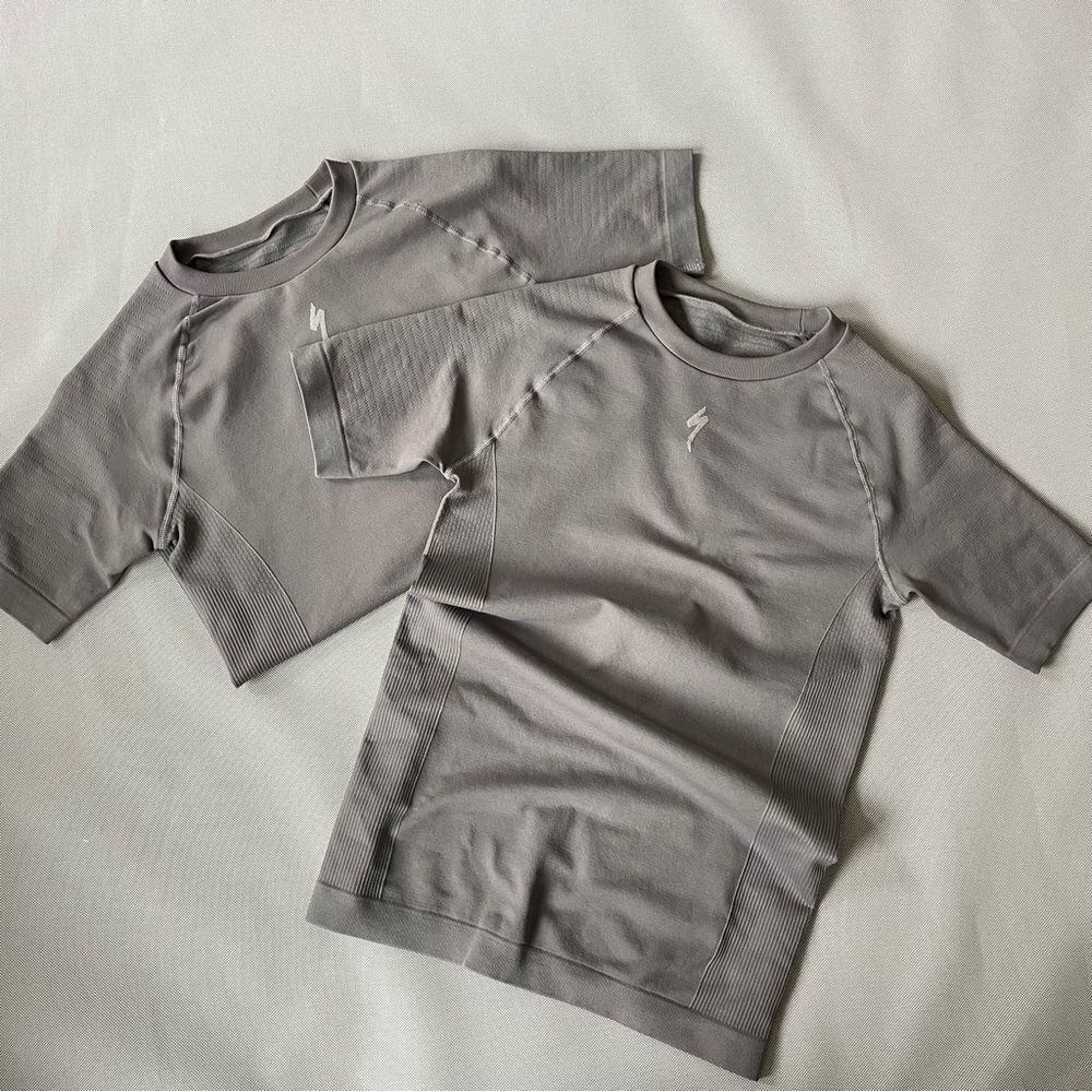 Bundle of 2 Specialized Seamless Baselayer SS Men Cycling Biking Shirts L/XL